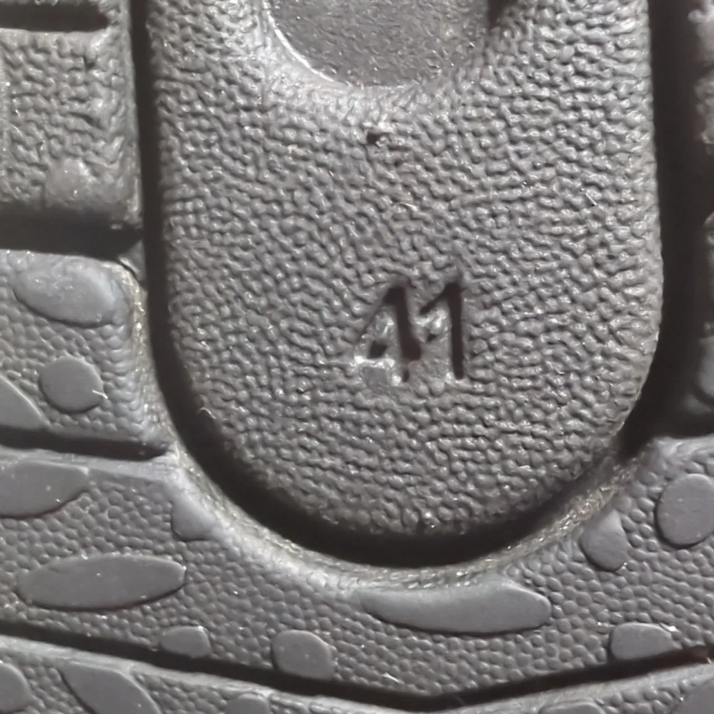 Vivaia Pull On Black Sneaker Boots Size EU 41 - US 9.5 - Picture 12 of 15